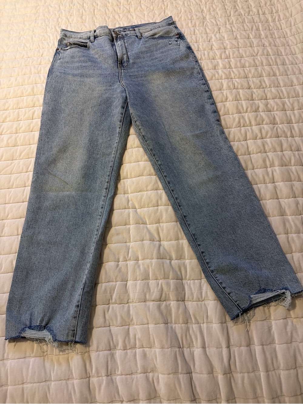 Old Navy Sky Hi Straight Jeans Women’s 12 Extra High Rise Distressed Raw Hem